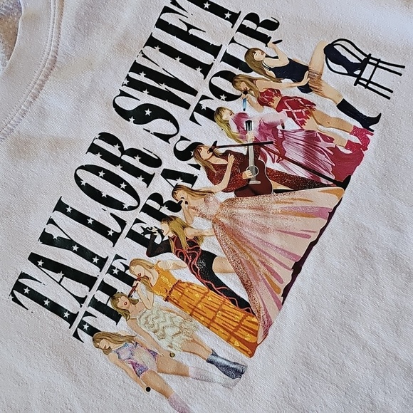 Gildan Taylor Swift The Eras Tour Pink Crewneck Small - Picture 4 of 15